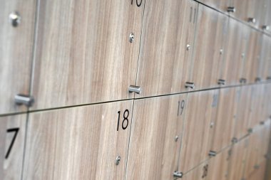 numarası ile ahşap dolap