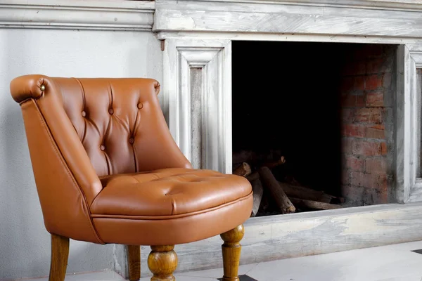 Fauteuil en cuir brun — Photo