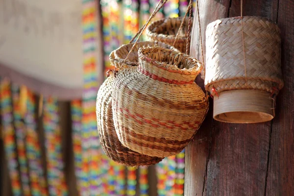 Бамбукова дерев'яна рисова коробка для липкого рису — стокове фото