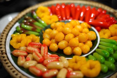 tatlı altın damla ve silinebilir imitasyon meyve