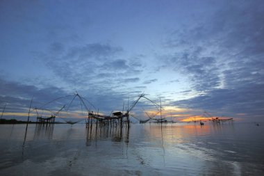 Tayland 'ın Phatthalung ilindeki balıkçı köyünün manzarası
