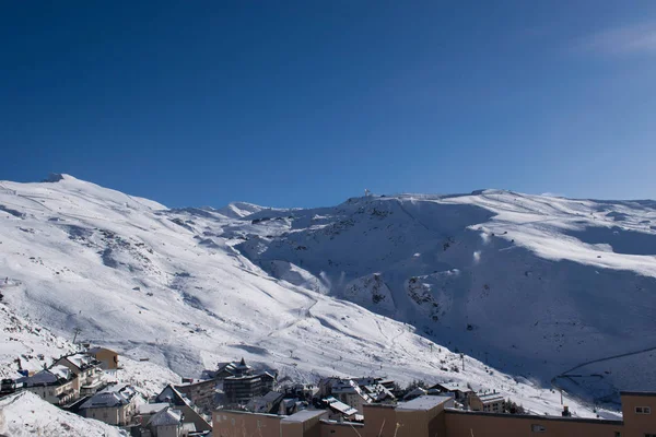 Sierra Nevada, İspanya 'da kar manzarası