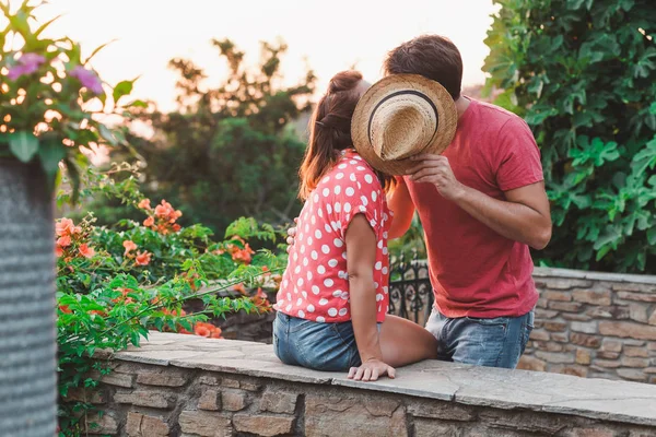 Young couple in love — Stock Photo, Image