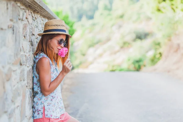 Young Woman Smelling Pink Flower Summer — Stock Photo, Image