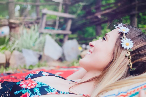 Beautiful Hipster Girl Lying Garden — Stock Photo, Image