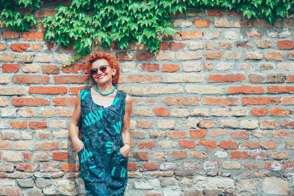 Beautiful Retro Older Woman Front Brick Wall — Stock Photo, Image