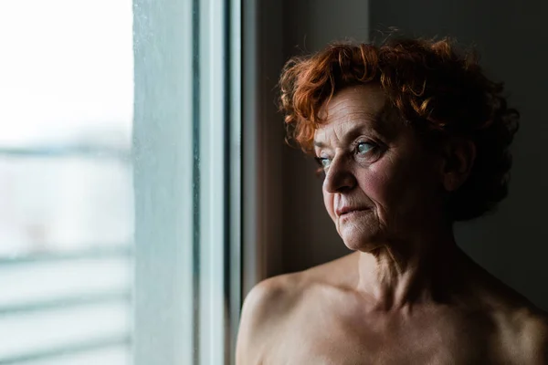 Mature Woman Window Thinking Life — Stock Photo, Image