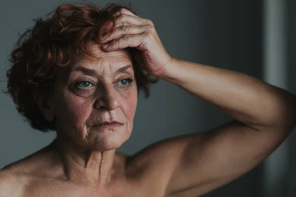 Mature Woman Window Thinking Life — Stock Photo, Image