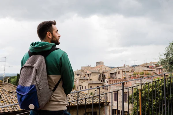 Viajero Joven Visitando Casco Antiguo Toscana Italia — Foto de Stock