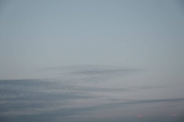 Alacakaranlıkta güzel, sütlü gökyüzü