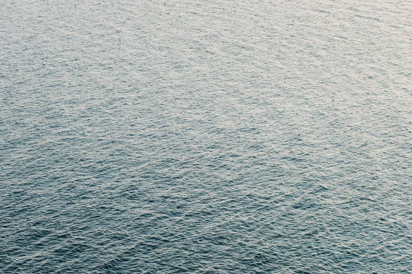 Superficie Del Mare Blu Profondo Alla Luce Del Tramonto — Foto Stock