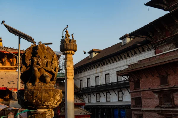Просто Идеальный Солнечный Свет Сломанной Статуе Площади Катманду Дурбар — стоковое фото
