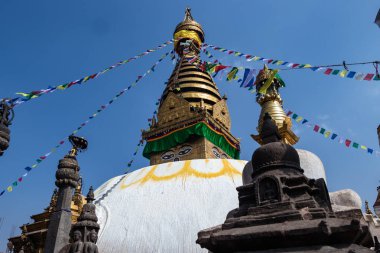 Maymun Tapınağı olarak da bilinen Swayambhunath, Nepal Katmandu 'nun kalbinde yer almaktadır ve UNESCO tarafından Dünya Mirası ilan edilmiştir.