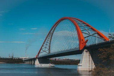 Rusya, Novosibirsk - 17 Temmuz 2017: Novosibirsk 'teki Bugrinsky Köprüsü