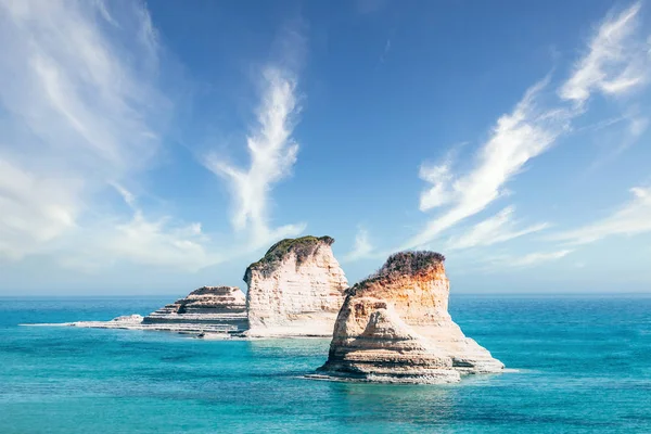 Sakin mavi deniz manzarası, bulutlar ve adalar, Korfu 'nun kuzeyi, taklit alanı, metin için boşluk