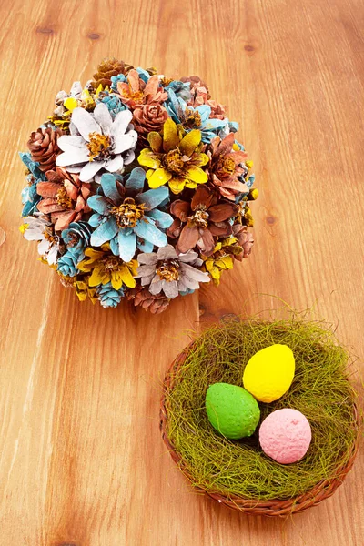 Composición Floral Forma Bola Con Nido Pascua — Foto de Stock