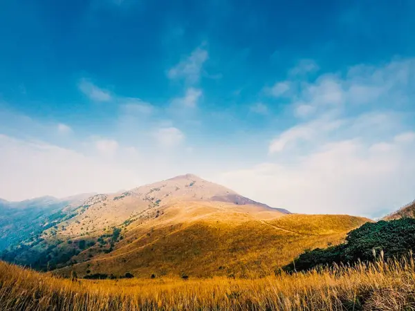 Sonbaharda dağ manzarası — Stok fotoğraf