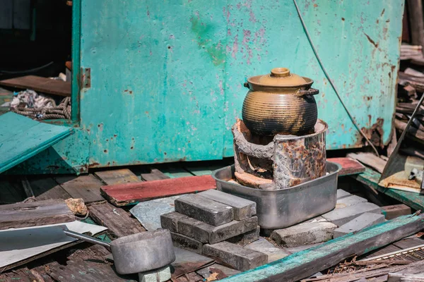 Old Chinese Cooking Pot — Stock Photo, Image