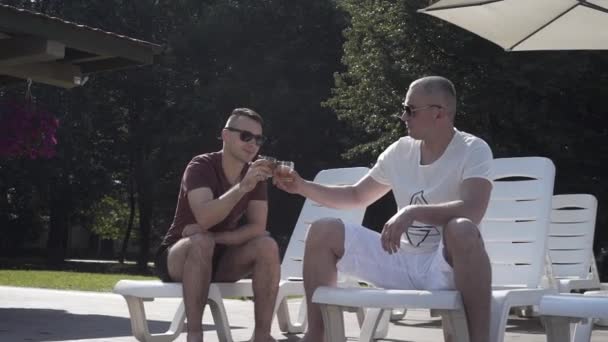 Two Men Vacation Talk Life Drink Whiskey — Stock Video