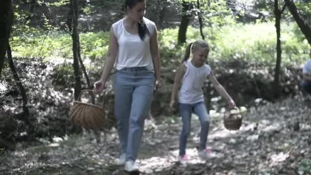 Family Hiking Adventure Forest Happy Family Mother Father Daughters Walking — Stock Video
