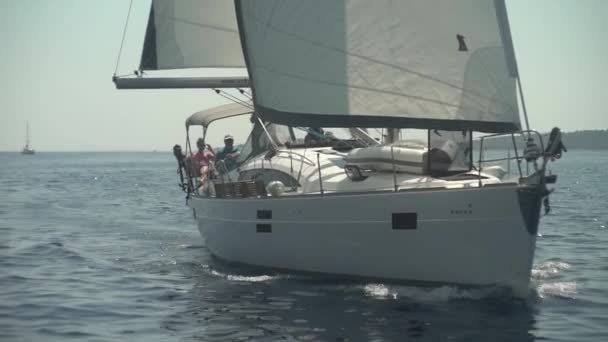 Två Segling Yacht Segling Medelhavet Samtal Hamnen Reser Yacht Segelbåt — Stockvideo