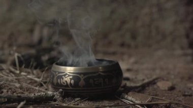 Kutsal Kase, kutsal ateşle dolu kâse, Hint gelenekleri.