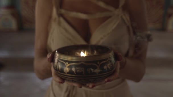 Priestess Ancient Temple Lights Sacred Fire Holy Grail — Stock Video