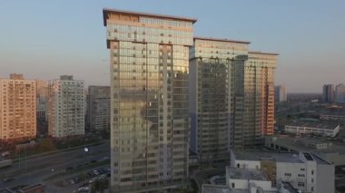 Kiev şehri, şehrin üzerinde, Osokorki, Poznyaki bölgesi, İHA 'dan ateş ediliyor.