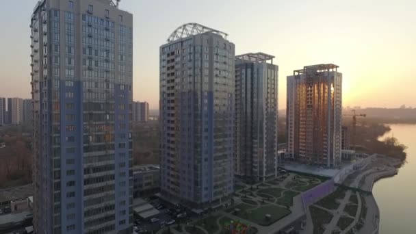 キエフ市 市内を飛行 オスコルキ ポズニャキ地区 ドローンから撮影 — ストック動画