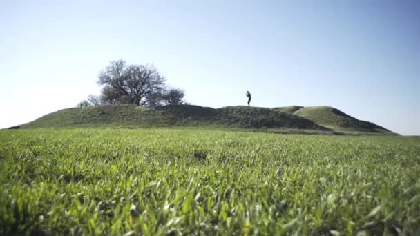 Tipo Lucha Con Una Sombra Boxeo Campo Tipo Campo Una — Vídeos de Stock