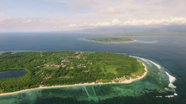 Luchtfoto van Gili Meno eiland van drone, Indonesië — Stockvideo