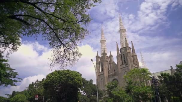 St. Mary i Assumption katedralen kyrkan, Jakarta — Stockvideo