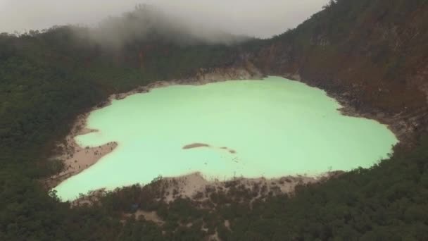 Kawah Putih witte krater luchtfoto — Stockvideo