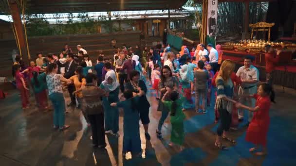 Parte de dança interativa de Angklung Show, Bandung — Vídeo de Stock