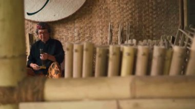 Kesim tarafından ayarlama angklung dostum