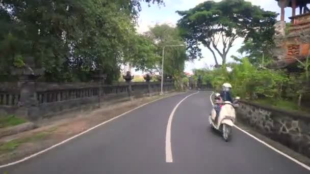 Mover a la calle en Bali — Vídeos de Stock