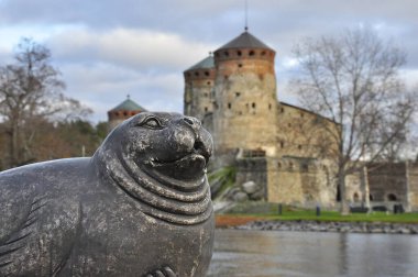 Mühür için bir anıt ve Savonlinna 'da bir ortaçağ kalesi. Finlandiya