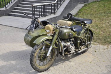 Eski Sovyet askeri motosikleti M-72