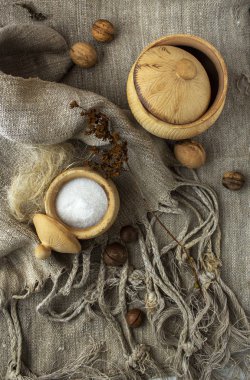 Fındıklı ahşap tabaklar.