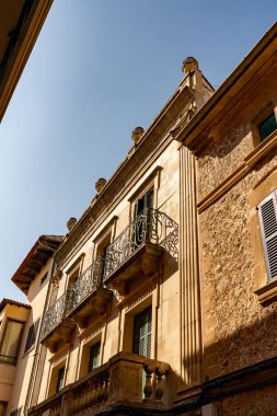 Polenka 'nın eski taş sokaklarına bak