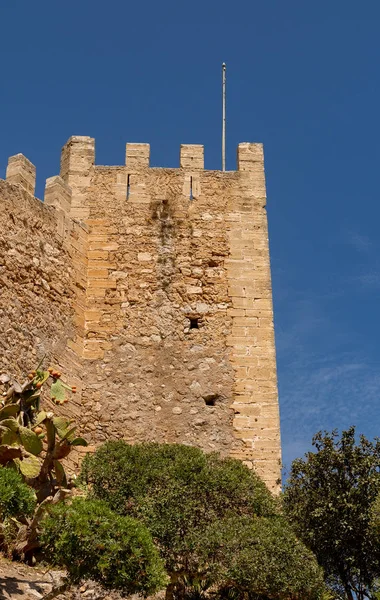 Parte superior de la pared del castillo de capdepera — Foto de Stock