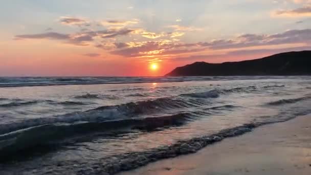 Puesta de sol sobre el mar Adriático.Albania — Vídeo de stock