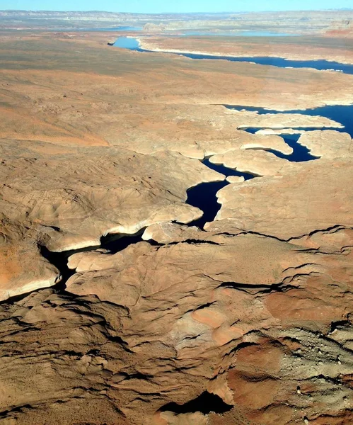 Luftaufnahme des Lake Powell Reservoir im Glen Canyon National Recreation Area — Stockfoto