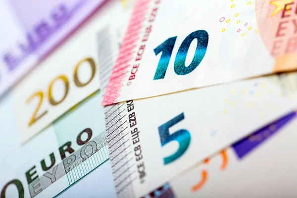 Primeros planos de los billetes en euros —  Fotos de Stock