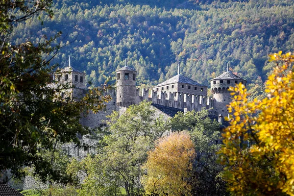 Fenis slott i Aostadalen Stockbild