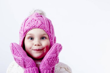 Kız yün şapka ve eldiven