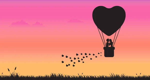 Silhouette couple in balloon heart shape flying on sunset backgr — 스톡 벡터