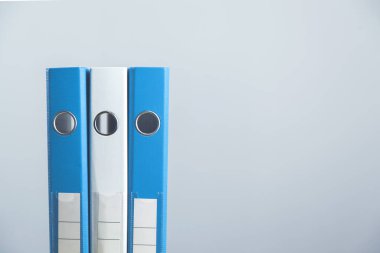 beyaz ve mavi dosyalar 