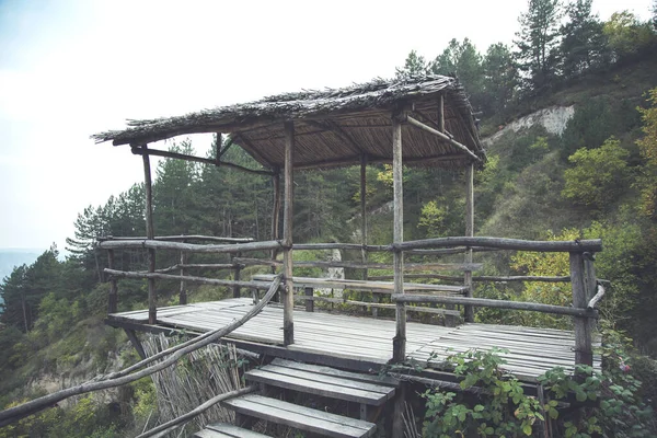 Haus Aus Holz Waldhintergrund — Stockfoto