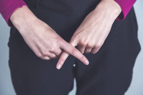 Kvinna Hand Ingen Sex Tecken Mörk Bakgrund — Stockfoto